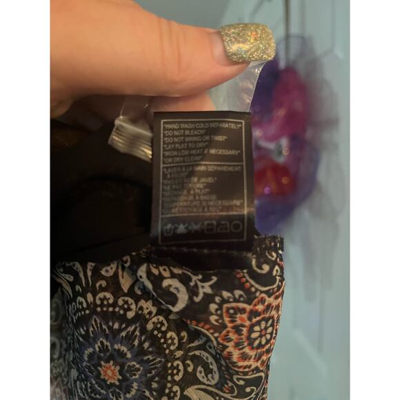 BB Dakota Sleeveless Blouse Womans Medium Geometric Print Lightweight Flowy - Picture 7 of 8